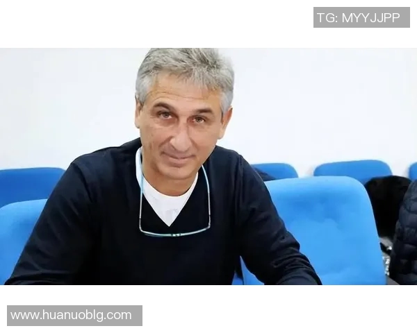 西班牙足球界的帅哥明星球员盘点与魅力解析