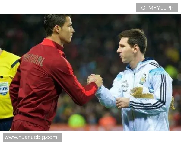 三个老足球明星的传奇岁月与当下足球的碰撞与传承